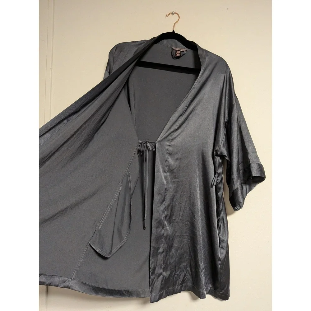 Victoria's Secret Black Satin Kimono Robe XS/S Short Lingerie Sleepwear Wrap - Picture 7 of 12